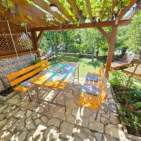 In Mit Grill- Terrasse Und Garten By Interhome Διαμέρισμα