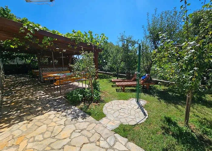 In Mit Grill- Terrasse Und Garten By Interhome * Novi Vinodolski