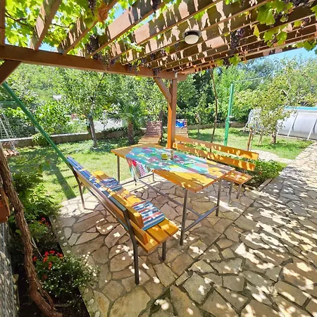 In Mit Grill- Terrasse Und Garten By Interhome Apartment